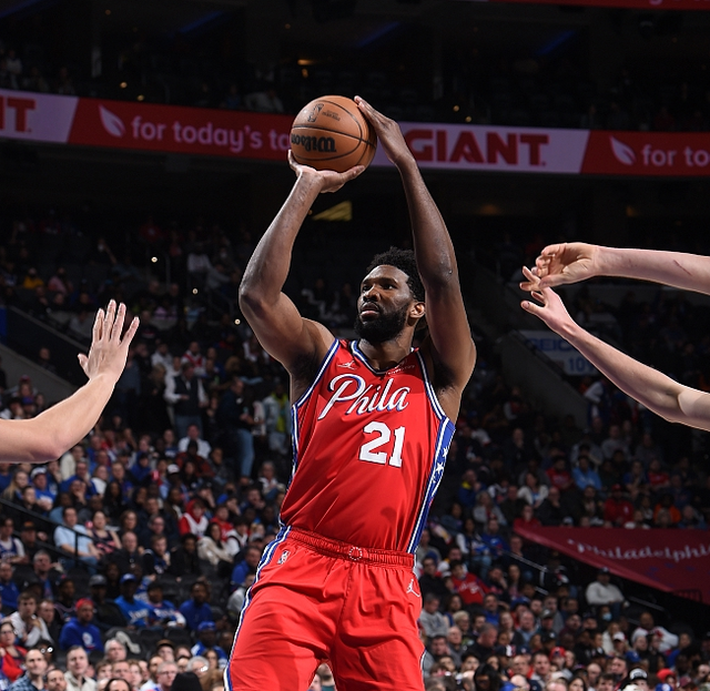 关于CBA季后赛赛程吃紧，法兰克福今晚状态回暖，话题不断，球探报告显示潜力的信息