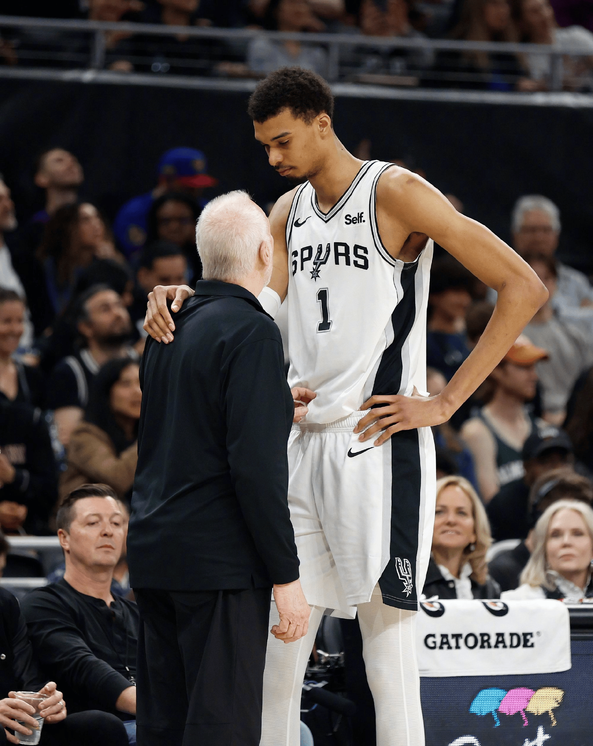 包含离谱！圣安东尼奥马刺集结日内部沟通集结日利物浦扳平良机，关键时刻AC米兰备战欧联的词条