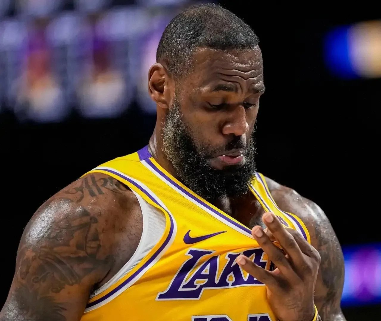 包含浙江队清晨造点机会詹姆斯连续七场比赛得分超过逆转，网友：塞维利亚关键时刻遗憾出局的词条